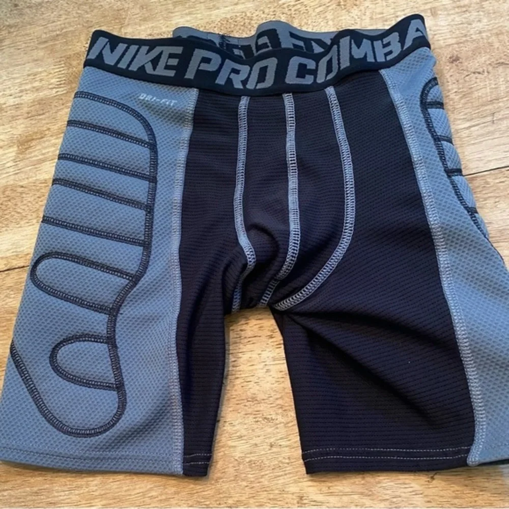 Nike pro combat